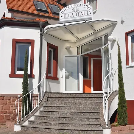 Häuser der Villa Italia-3